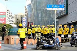 悲喜两重天！马来西亚主帅生无可恋脸，巴林教练组集体蹦跳狂欢